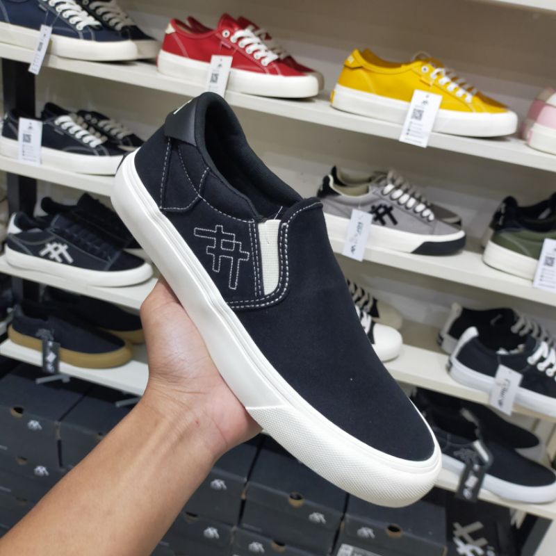 MOOS FOOTWEAR - MOOS OX FLIP BLACK OFF WHITE ORIGINAL INDONESIA