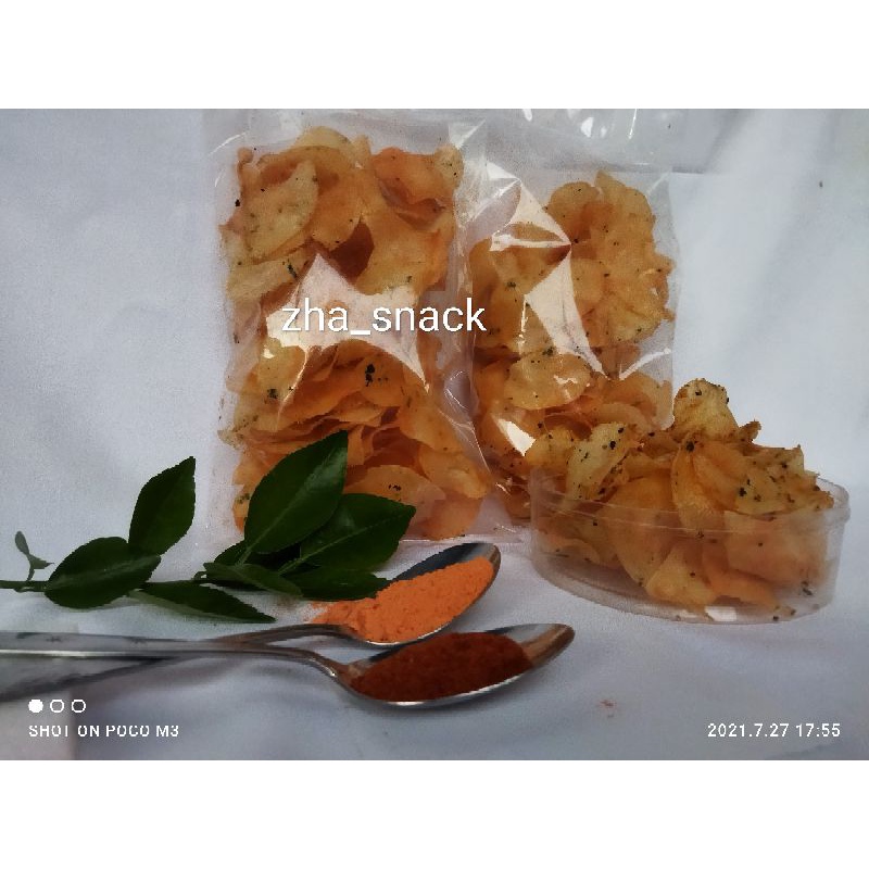 

Kripik singkong pedas 100 gram dengan bumbu daun jeruk purut