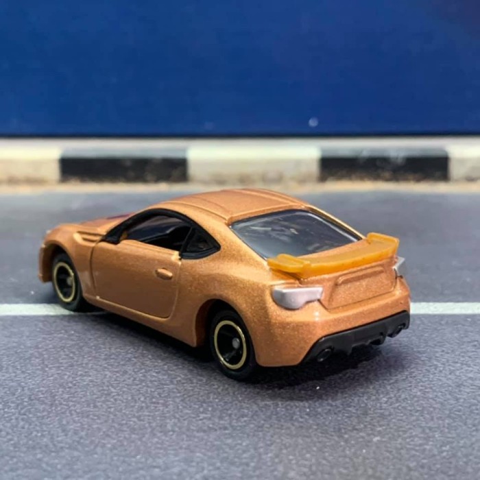 Tomica Tokyo Auto Salon 2017 Subaru BRZ - Damaged Box