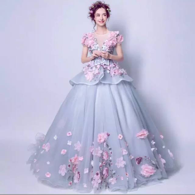 gaun pesta pernikahan