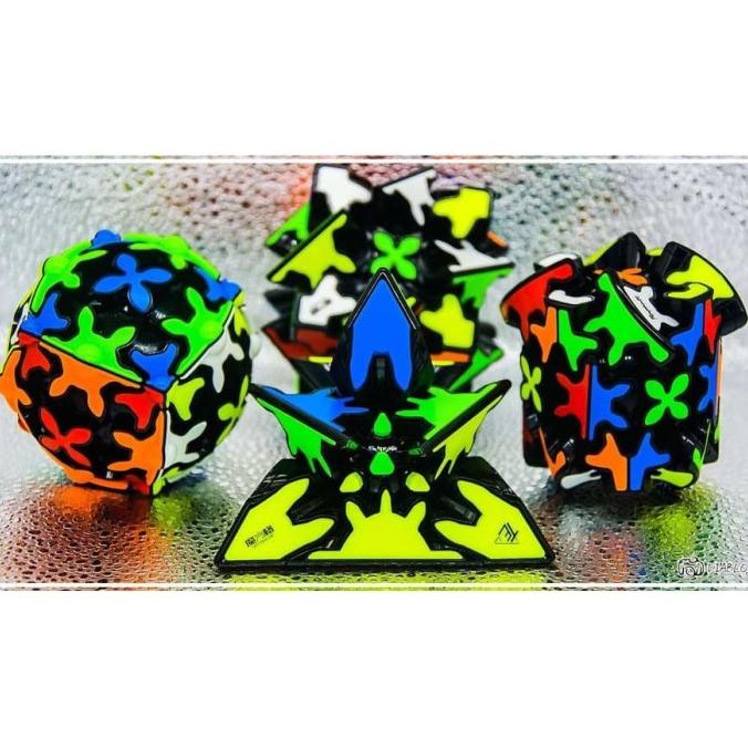 Paket Rubik Gear Cube QiYi Kubus 3x3 Barrel Ball Pyraminx Black Base