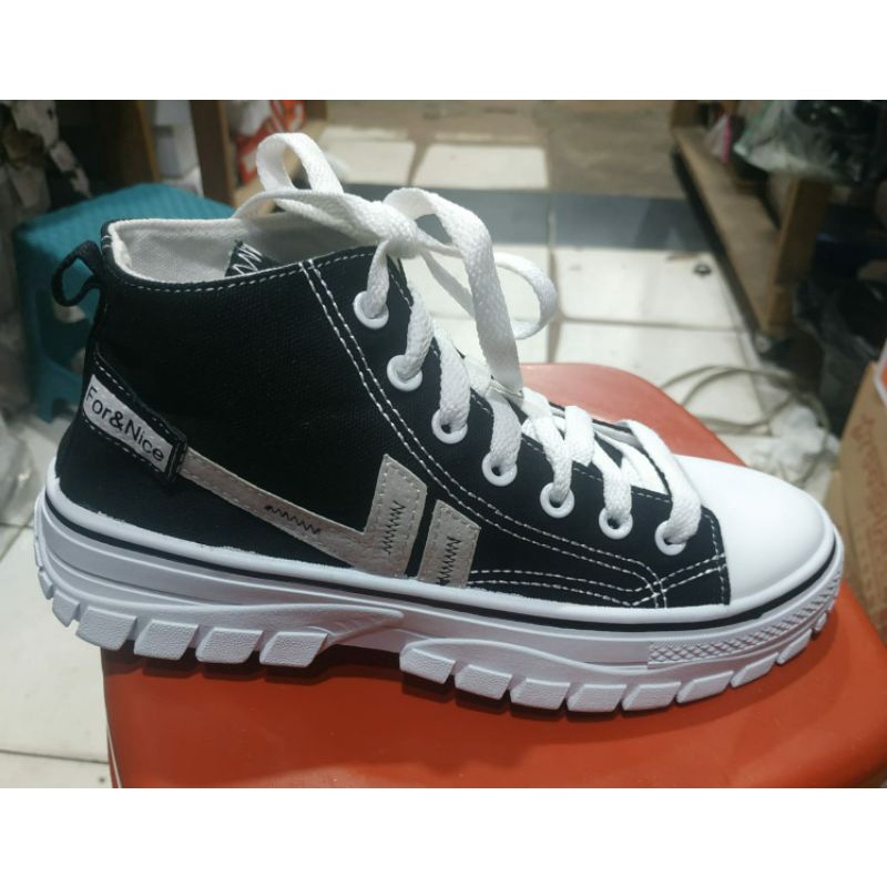 Sepatu import For&Nice converse
