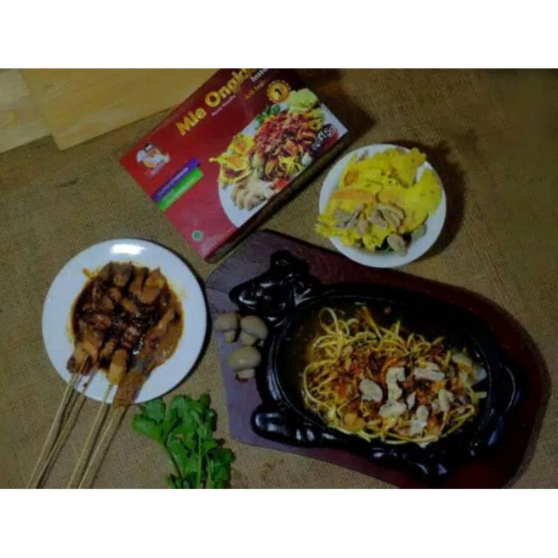 

Mie Ongklok + Petos