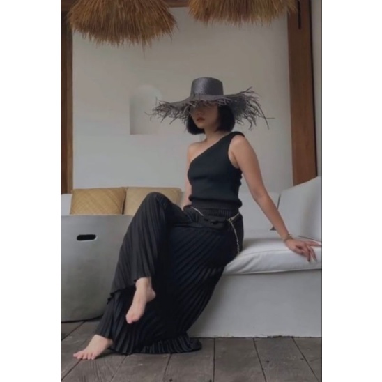 Everyday by Claude - Ozie Top Black