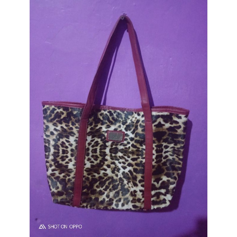 tas preloved olivia hasler motif leopard