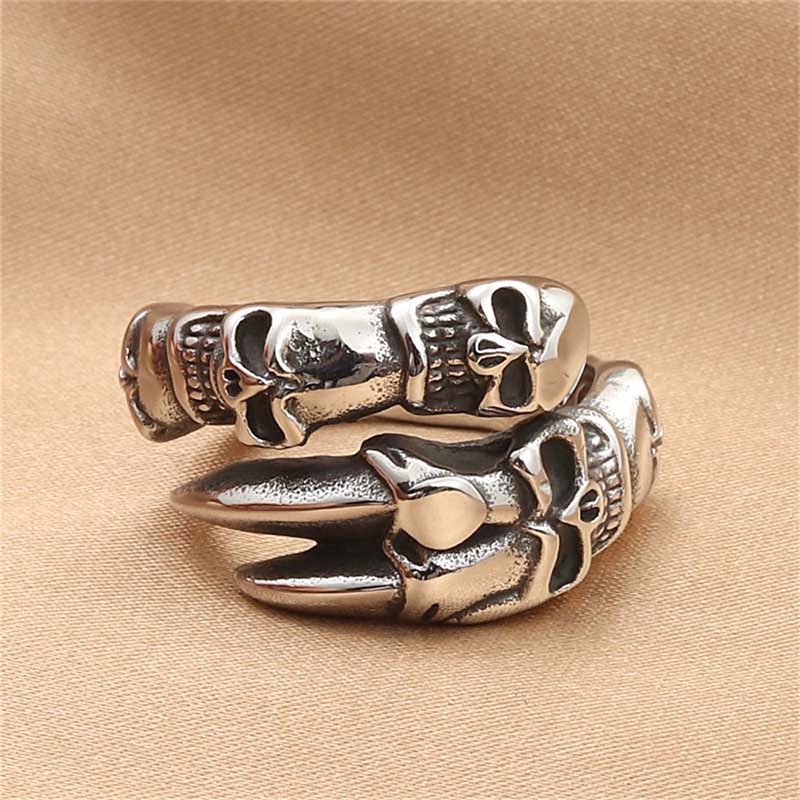 Cincin Bahan Titanium steel Bentuk Tengkorak Gaya punk retro Untuk Pria