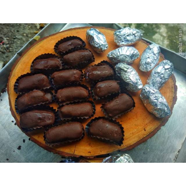 

Cemilan Ramadhan // kurma // kurma coklat / cokelat lumer / varian keju / cheese