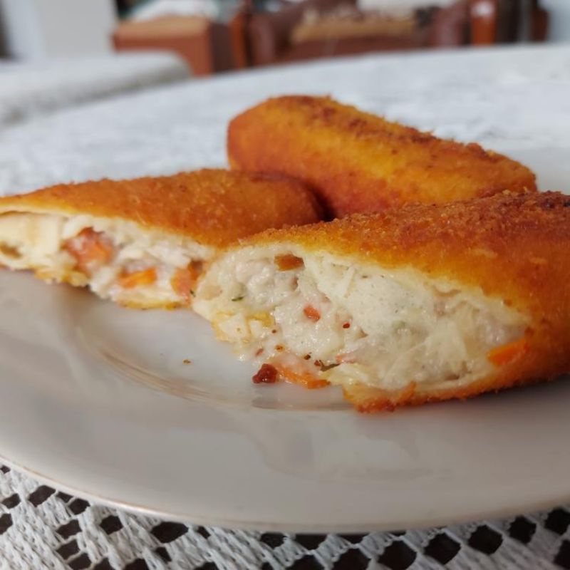 

Risoles Ragout Ayam Frozen - GOJEK / GRAB ONLY
