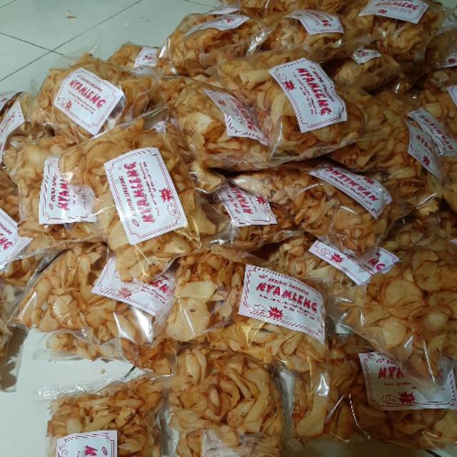 

Kripik singkong renyah pedes manis bumbu asli 1000gr