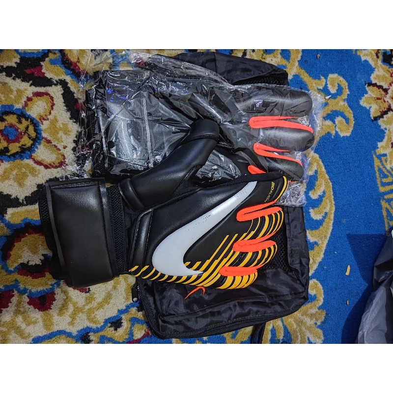 sarung tangan kiper Nike SGT