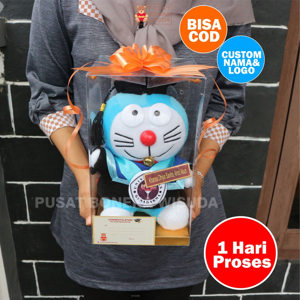 Boneka Wisuda Doraemon Mika Souvenir Hadiah Wisuda Kado Wisuda Mika Custom Nama Guru Gede Jogja