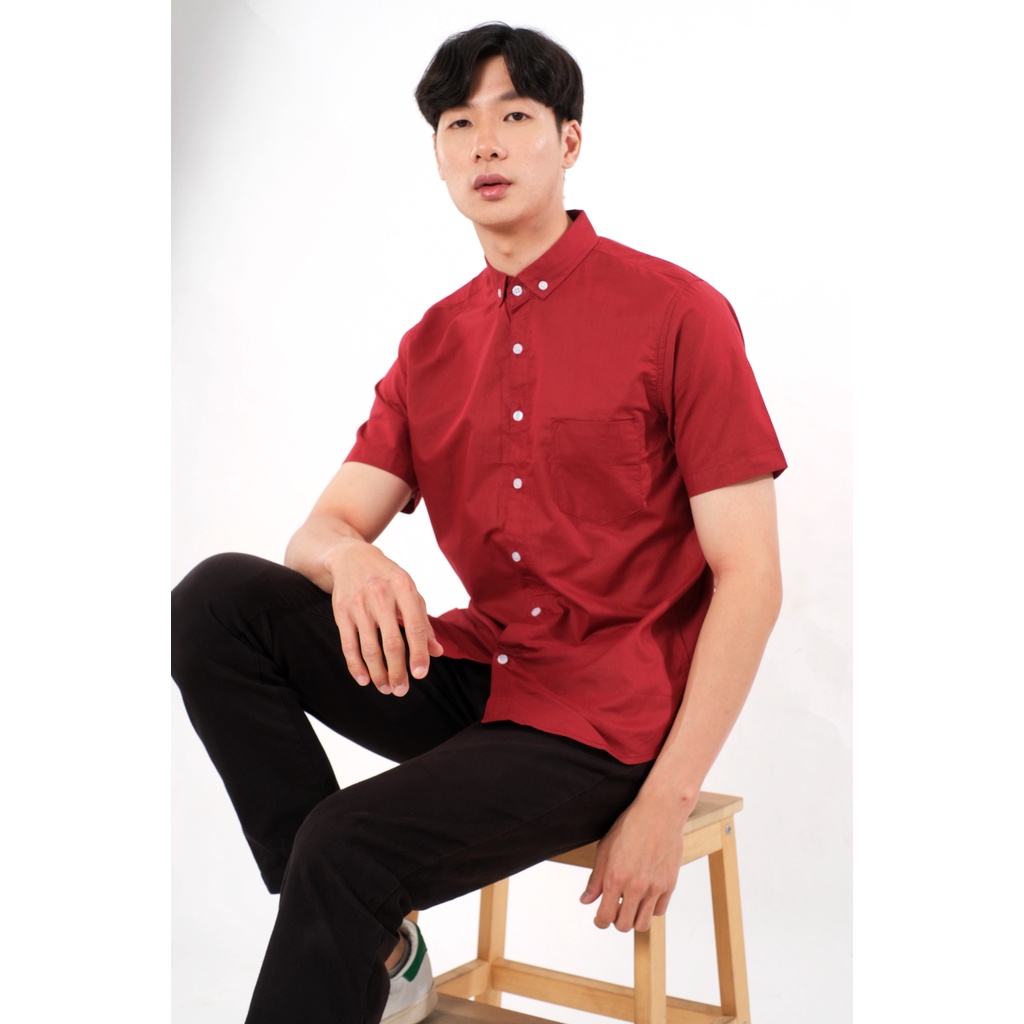 SANVANINA Kemeja Pria Lengan Pendek Maroon | Kemeja Maroon Polos Slimfit | Kemeja Pendek Maroon | Kemeja Formal Maroon E-1464D