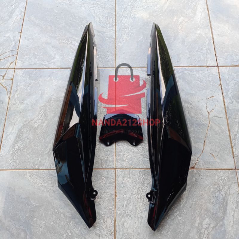 Cover body belakang vixion lama/old hitam