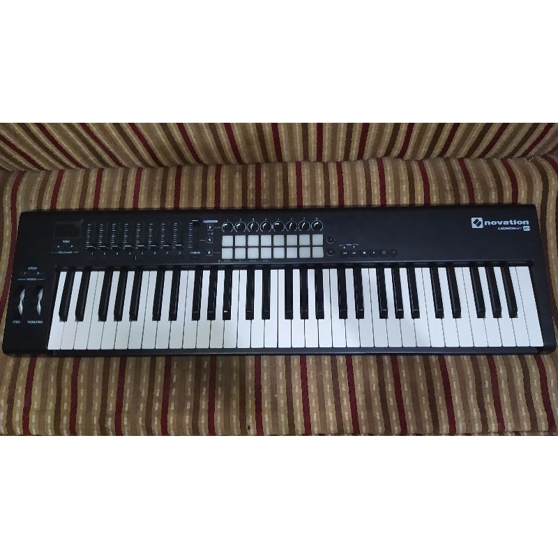MIDI controller novation Launchkey 61 mk2