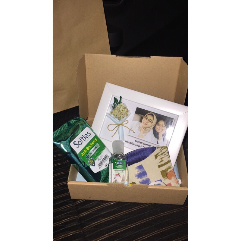 

Gift Box Sidang | Wisuda | Edelweiss Frame | Kado | Hadiah