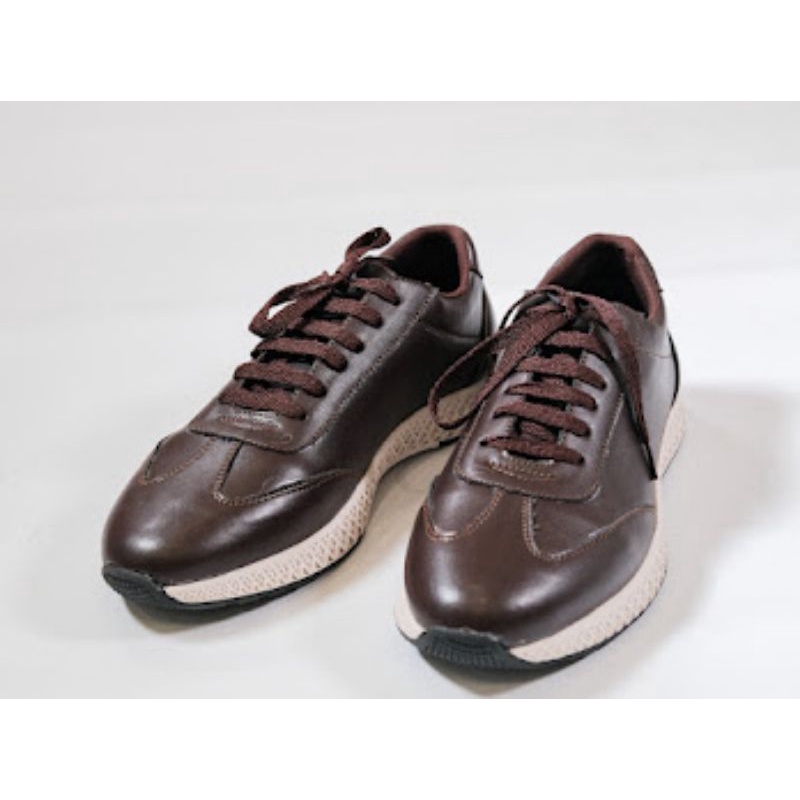 sepatu sneaker casual formal