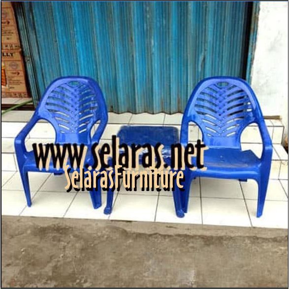 2 Kursi  Teras  Plastik  909 dan 1 Meja 4343 Napolly  Biru 