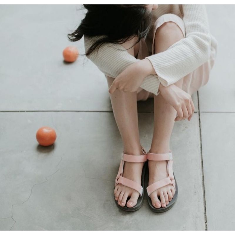 hijack sandal preloved