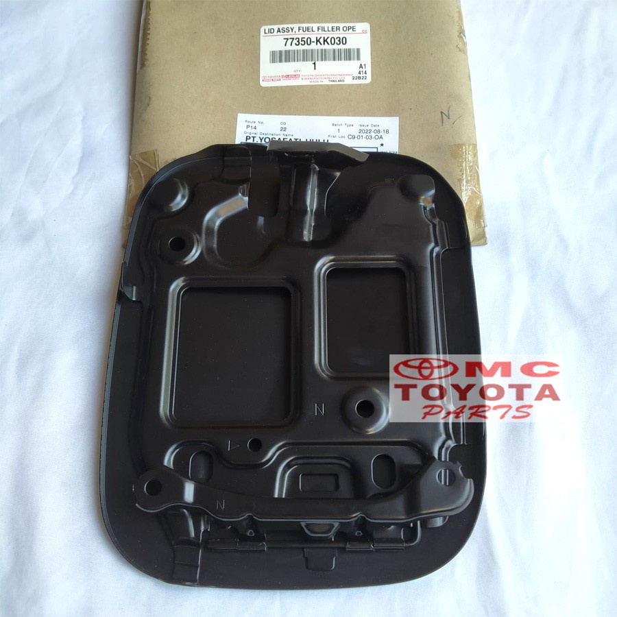 Plat Tutup / Cover Tangki Bensin New Hilux 77350-KK030