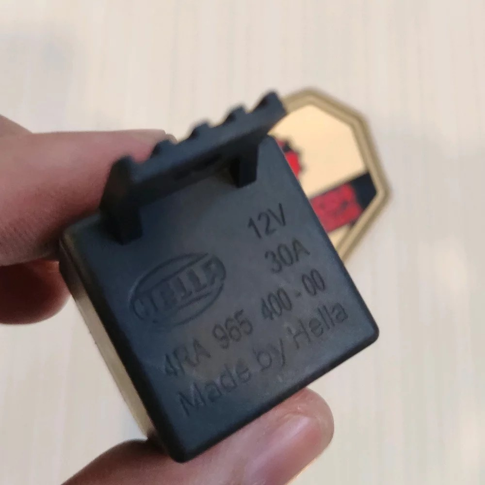 Relay Kaki 4 Hella 12Volt 30A