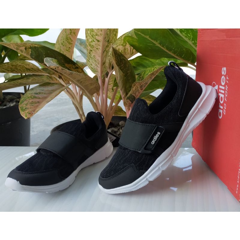 Sepatu Slip On Wanita BCG AKELA/ KIMMIE Size 37-40 Original by Ardiles