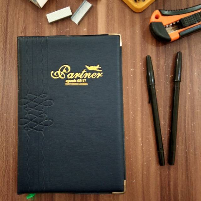 

Note Book Buku Tulis Buku Catatan Buku Murah Agenda PARTNER 0027 Biru