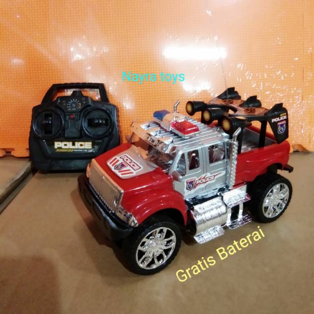 Mainan mobil remot jip police