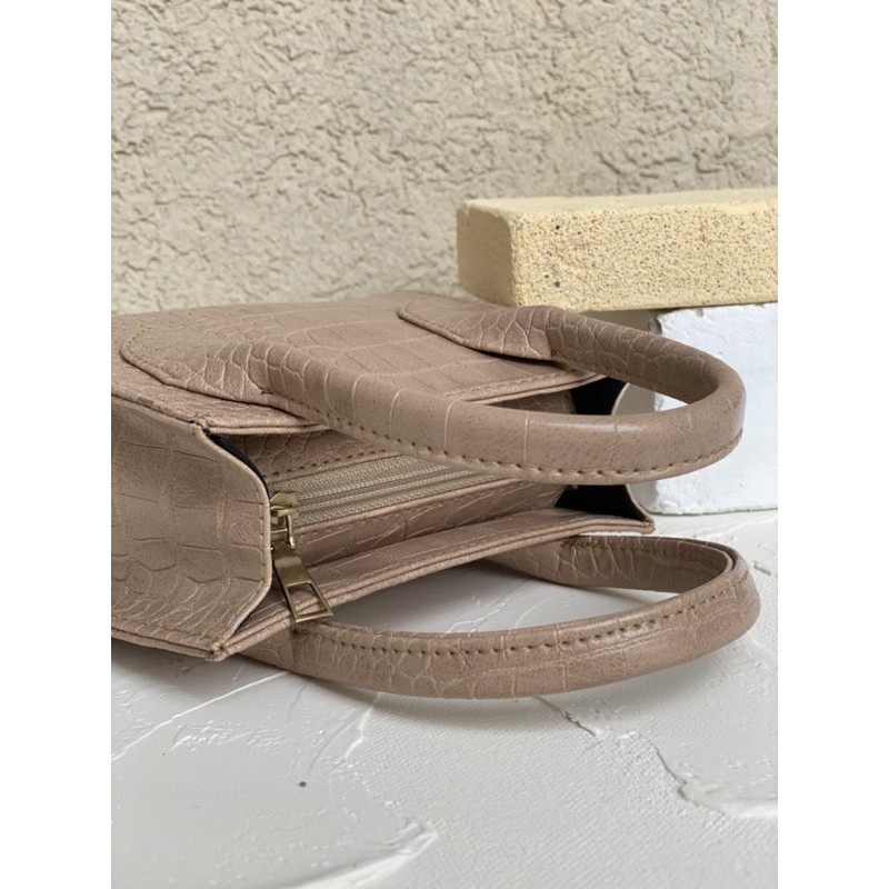 Heelsaddict - Naomi - Vintage Slingbag Croco Tas Wanita-5