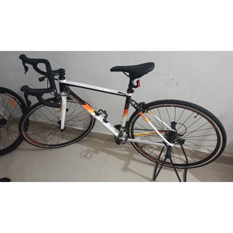 Sepeda Road Bike