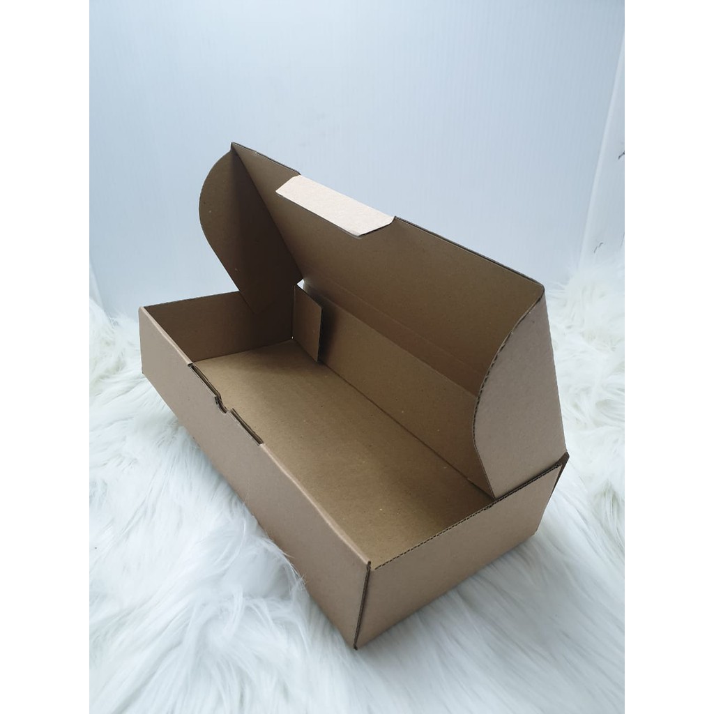 

Kardus Box ukuran 30 x 30 x 5 cm Die Cut untuk kotak Aksesoris dll, model box pizza