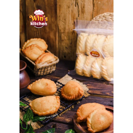 

Panada Jumbo Ayam Sayur Isi 8 Pcs Win's