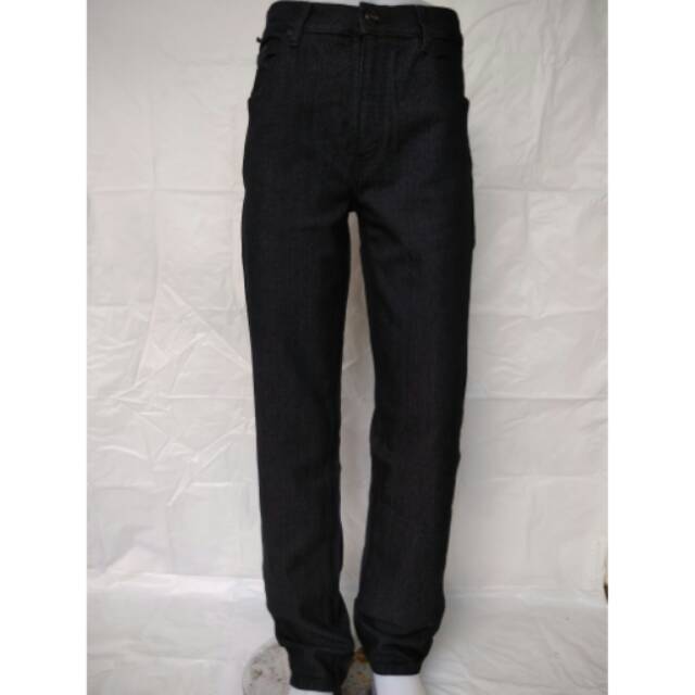 Celana Jeans Panjang Merk BOSS size 33 Hitam