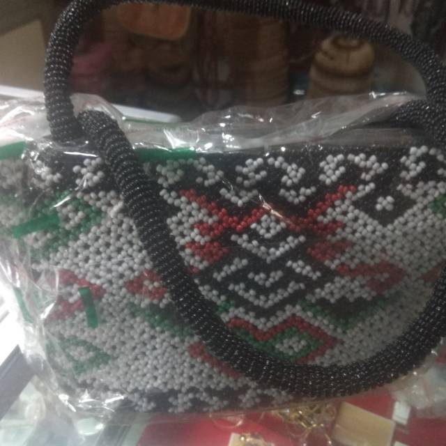 tas murah unik manik khas Kalimantan Selatan ukuran sedang