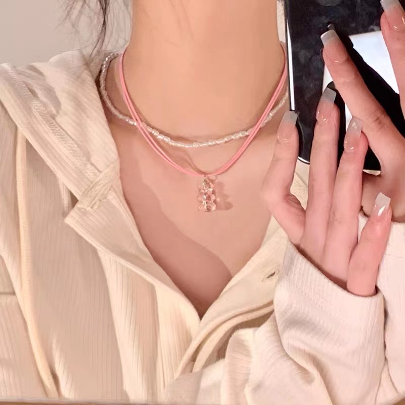 Kalung Rantai Dengan Liontin Beruang Pink Aksen Mutiara Imitasi Gaya Vintage Untuk Wanita