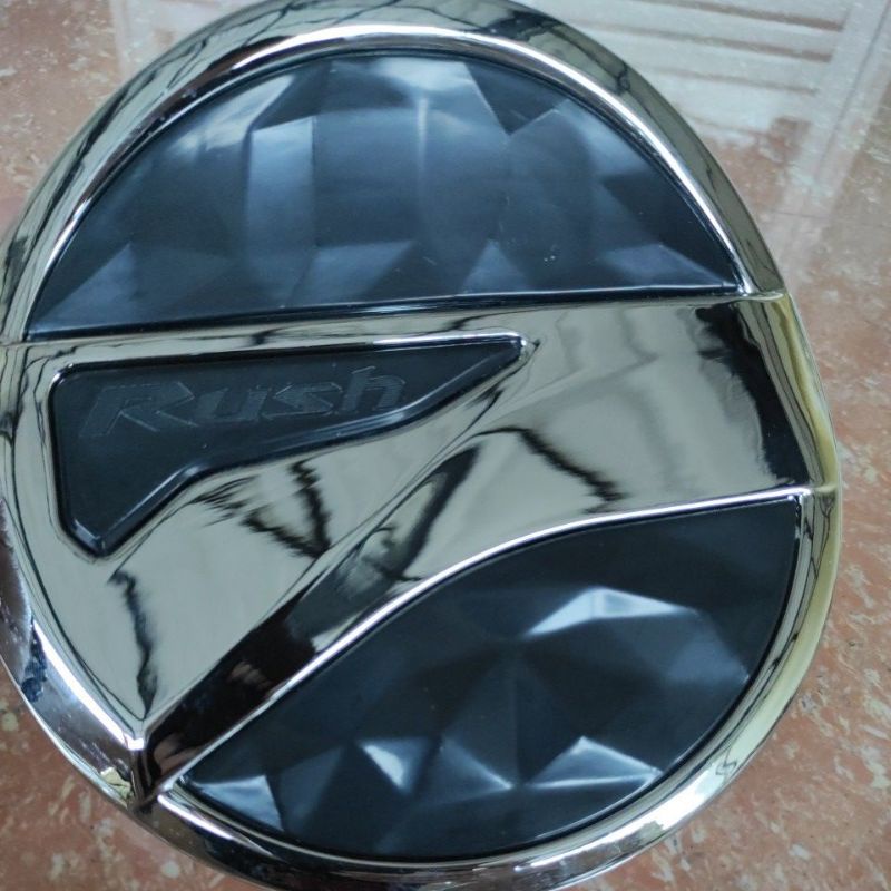 Tank cover tutup tangki bensin TOYOTA ALL NEW RUSH 2018 sampai 2021 2020 2019 hitam kombinasi crome chrome tempel