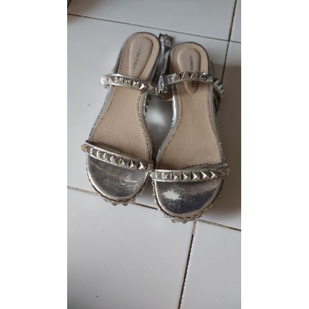 [PRELOVED] VALENCIA BY ENRICA THRONE SILVER 37