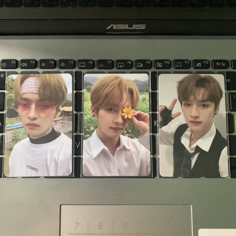 lee know set photocard christmast evel, noeasy