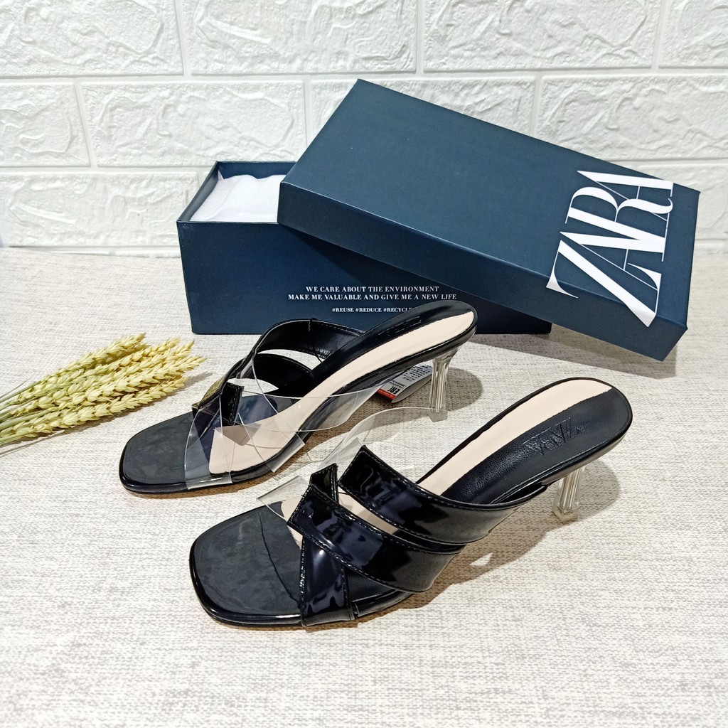 ZR-152 VINYL ASYMMETRIC HEELED MULES
