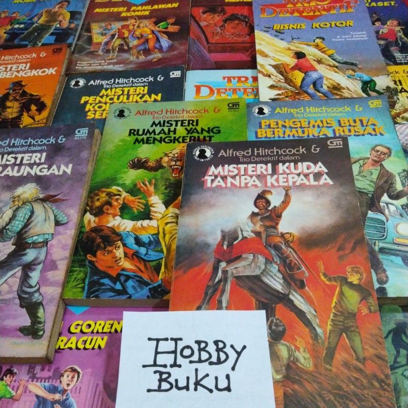 Novel Trio Detektif Alfred Hitchcock