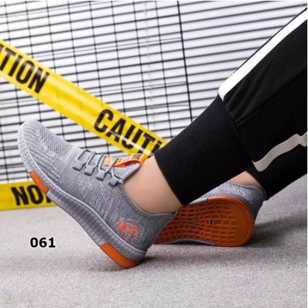 Sepatu Running Sneakers Fearless Pria