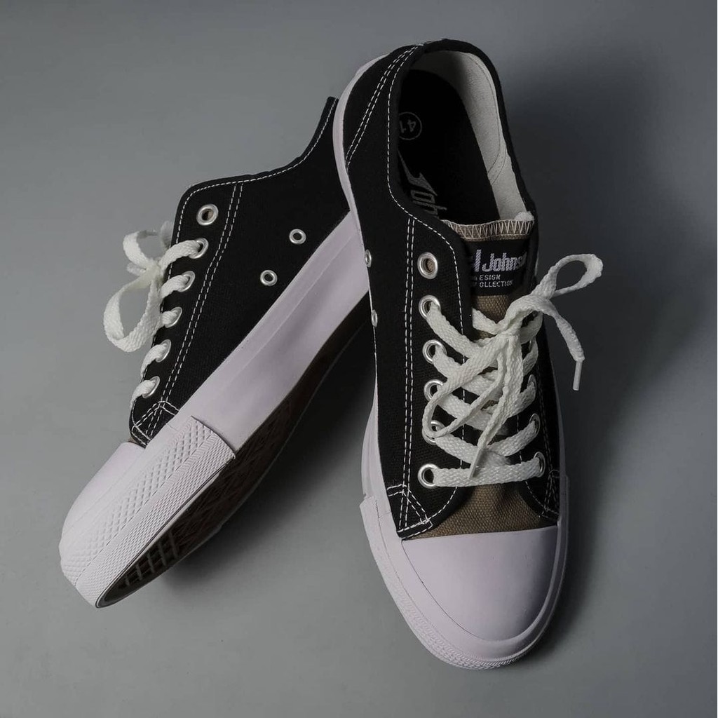 Sepatu Johnson Basic LowCut Black Grey