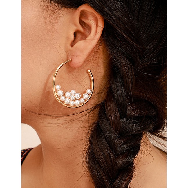 LRC Anting Tusuk Fashion Gold Alloy Size Pearl Geometric Round Earrings D09321