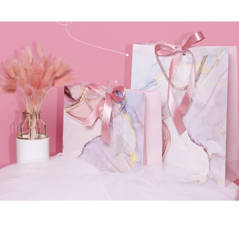 

Promo Gila-Gilaan Premium Paperbag kado/ Kantong kado / Paperbag gift/ KANTONG TAS KARTON /paper bag Kado © 87