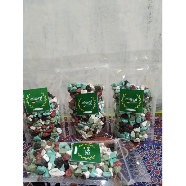 

coklat kerikil(stone chocolate) fanatik kemasan 250 gram cemilan sehat peningkat mood