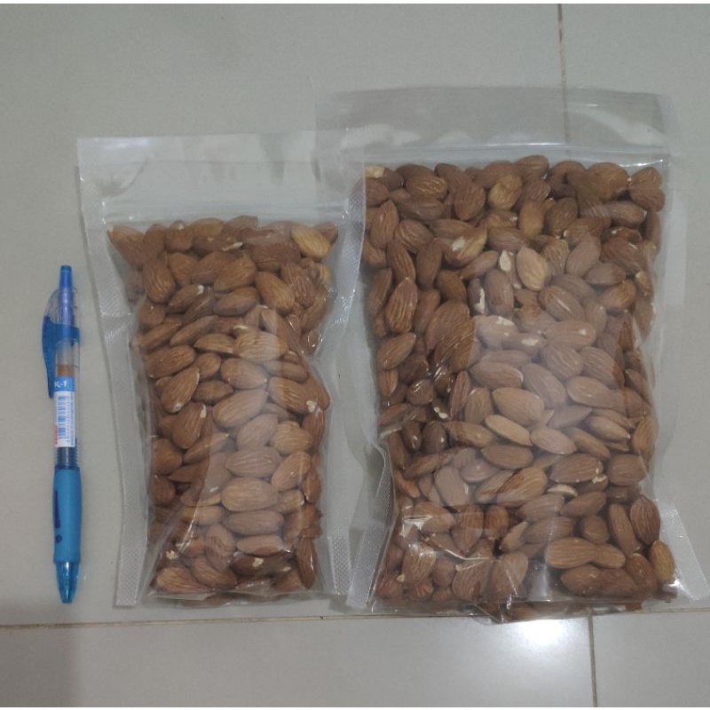 

Almond Roasted / Almond Panggang Kupas Balikpapan