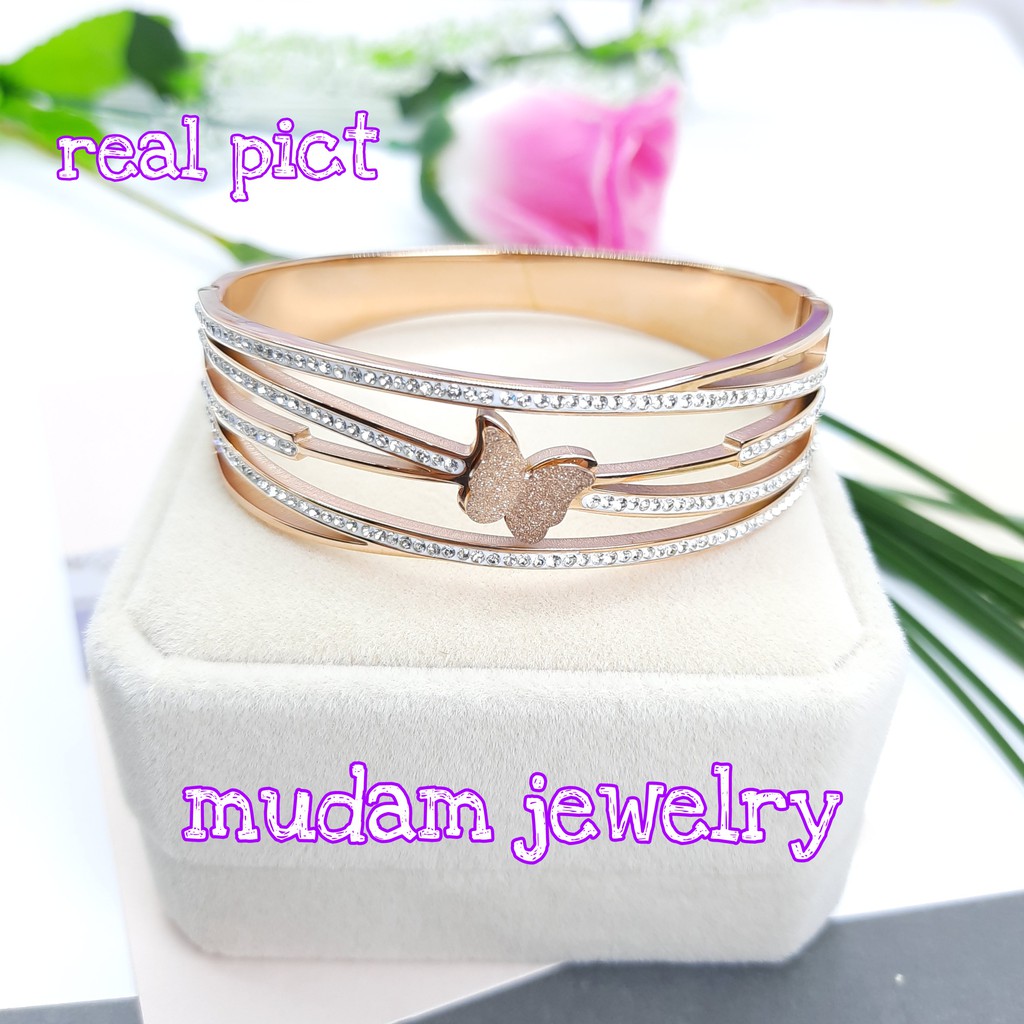 Gelang Bangle Titanium Desain Kupu-Kupu Dengan Taburan Diamond Artifisial Model Mewah