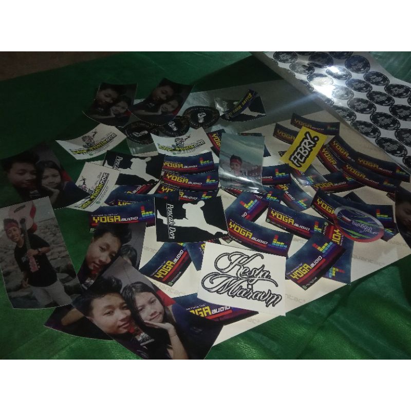 

Stiker Vinyl & Bontac laminasi Glosy Bijian & Lembaran ( Desain Custom )