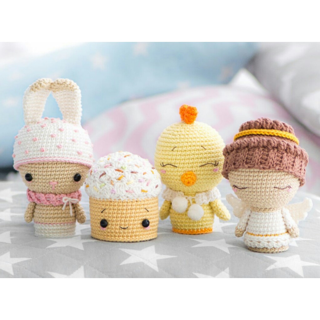 boneka amigurumi bunny and cupcake