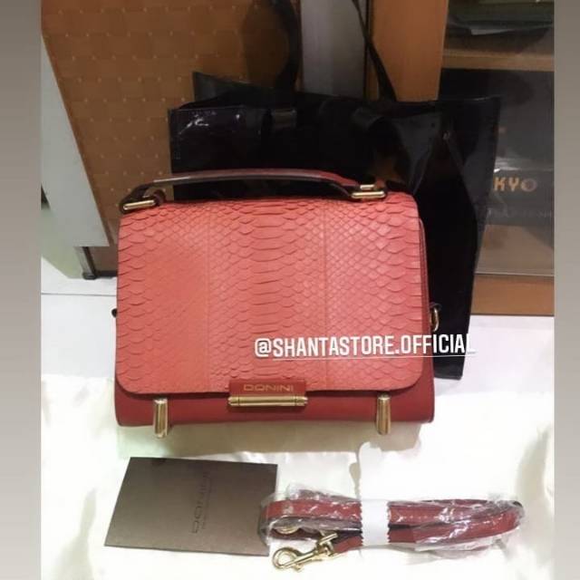 Donini livia medio red