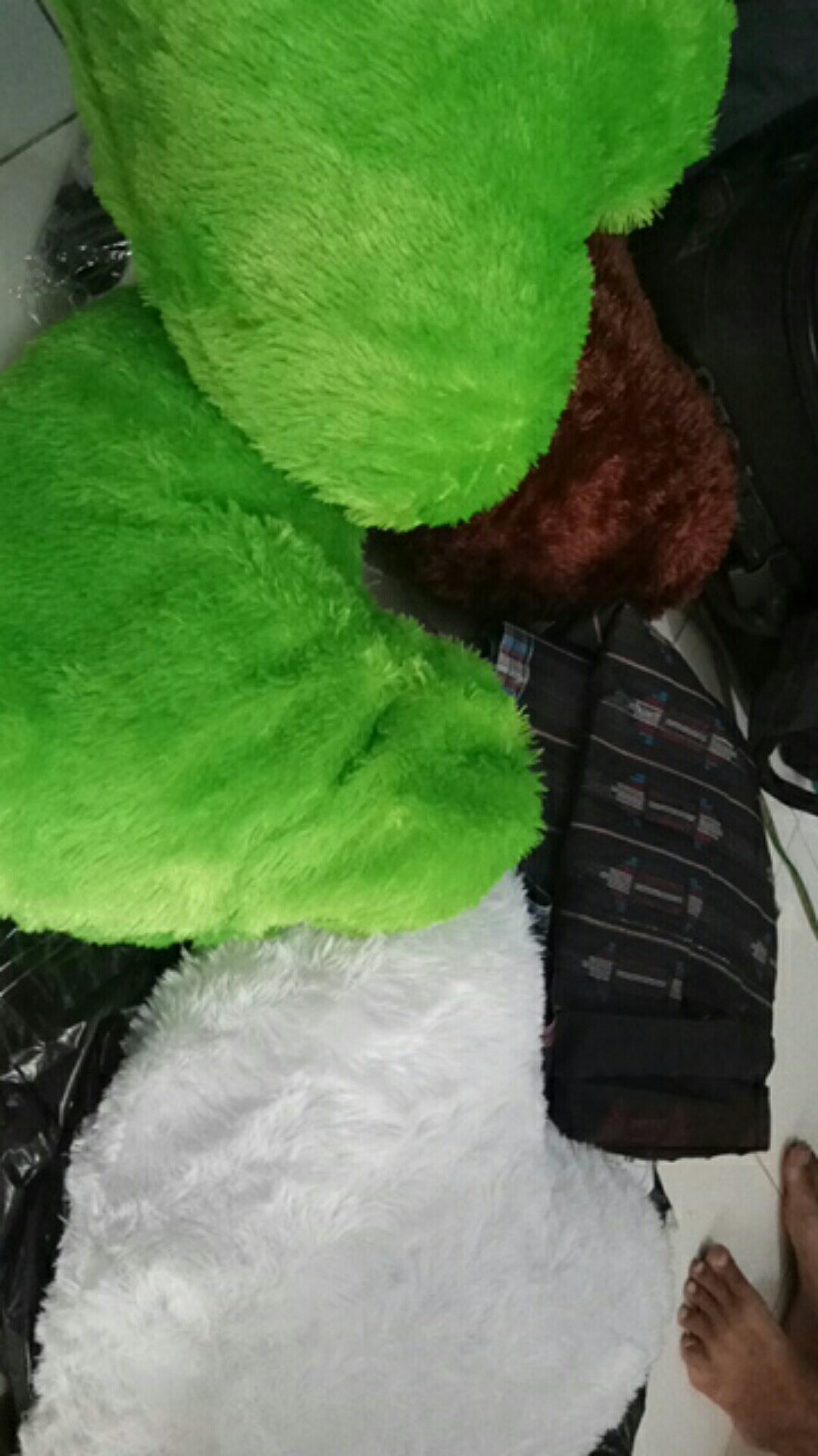 Bantal Love Bulu Rasfur Uk 40x40cm